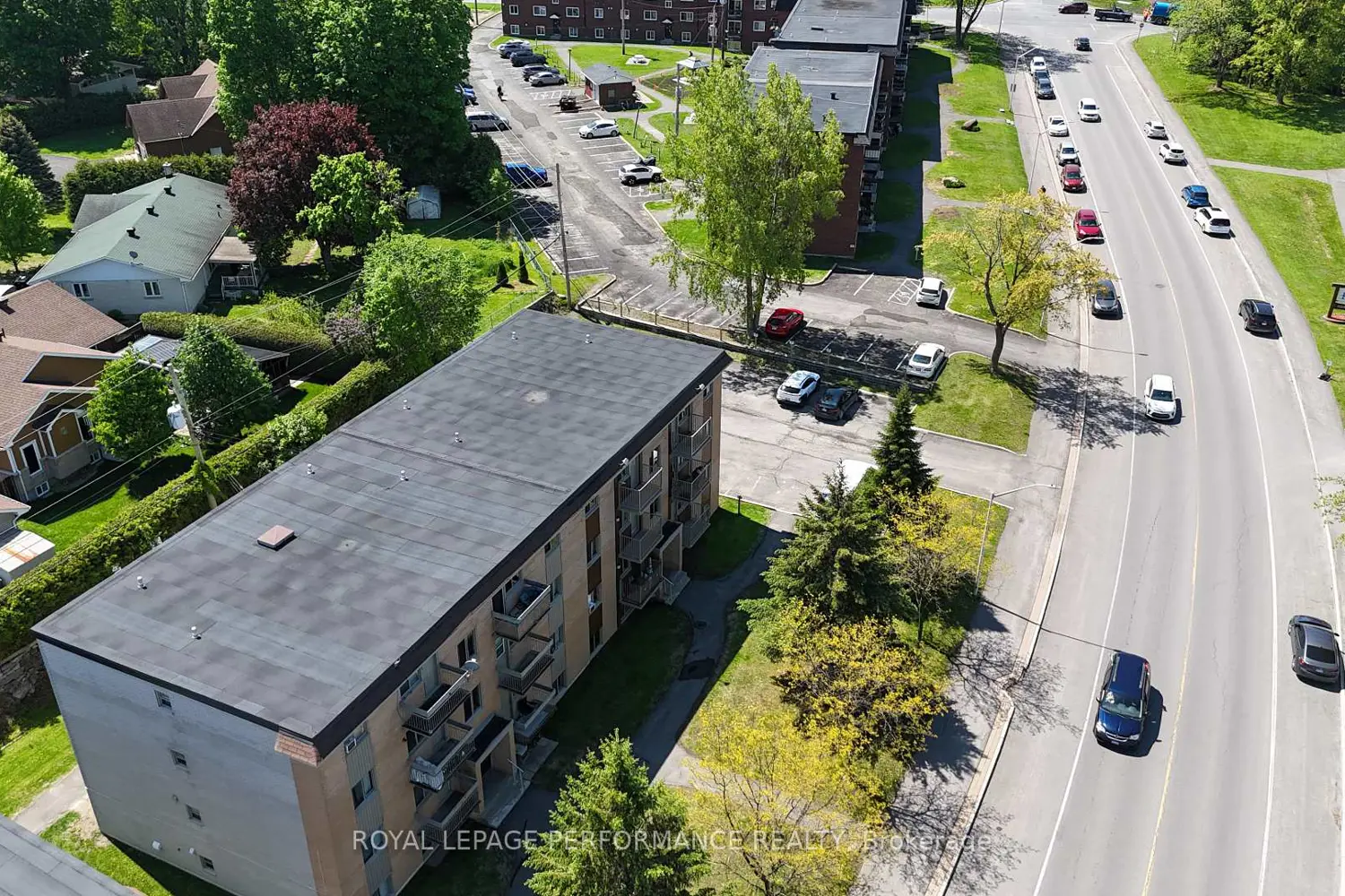 Additional image 8 of 1015 Cartier Boulevard 3