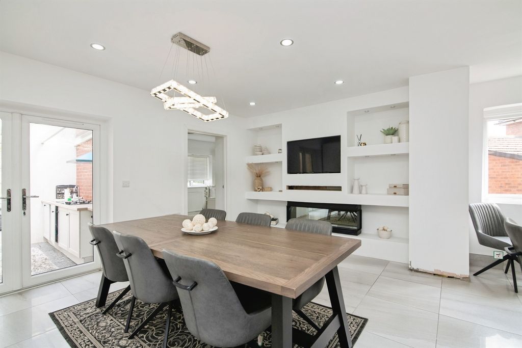 Additional image 8 of 6 bed semi-detached house for saleSledmore Road, Dudley DY2