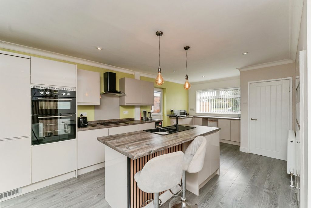 Additional image 7 of 4 bed detached house for saleSt. Pauls Gardens, Little Sutton, Ellesmere Port, Cheshire CH66