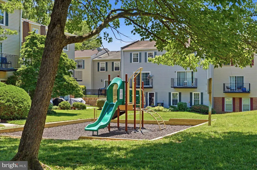 6326 Fenestra Court, Burke, VA 22015