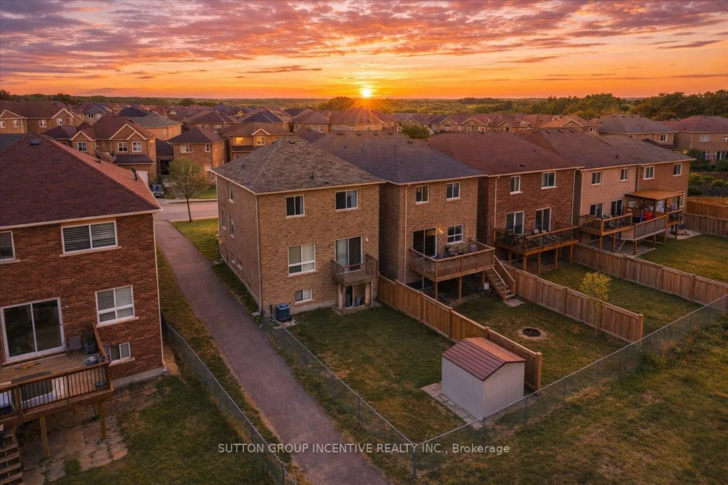 1200 Mary-Lou Street photo 2