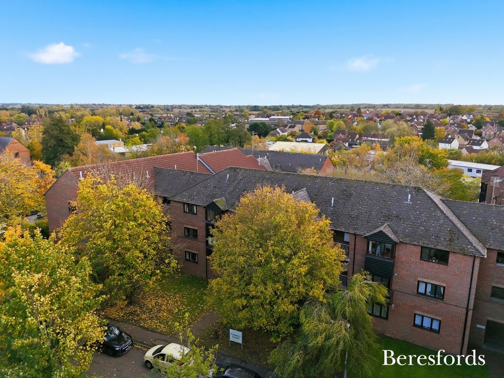 2 bed flat for saleHaslers Lane, Dunmow CM6