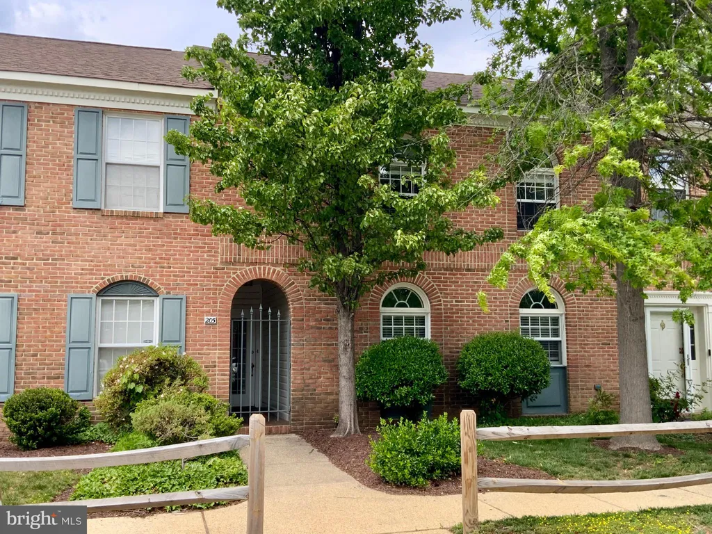 205 Heather Court, La Plata, MD 20646