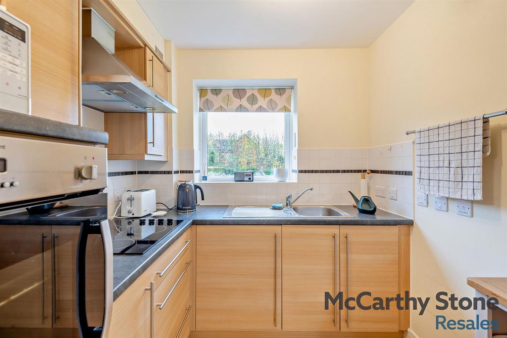 Additional image 3 of 1 bed flat for saleHorton Mill Court, Hanbury Road, Droitwich WR9
