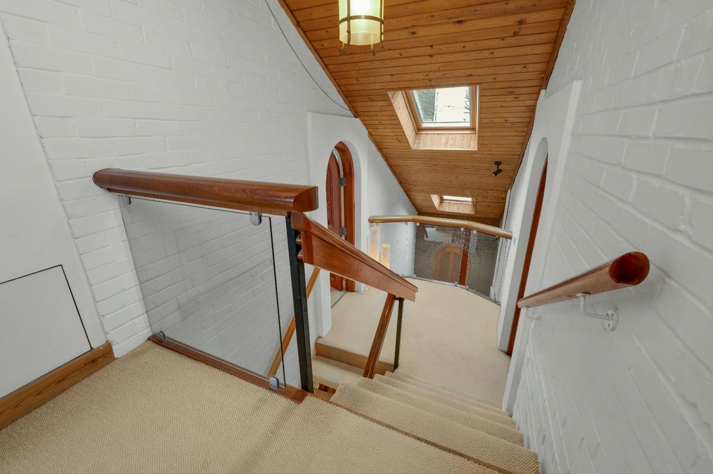 Additional image 9 of 4 bed detached house for saleHansler Grove, East Molesey, Surrey KT8