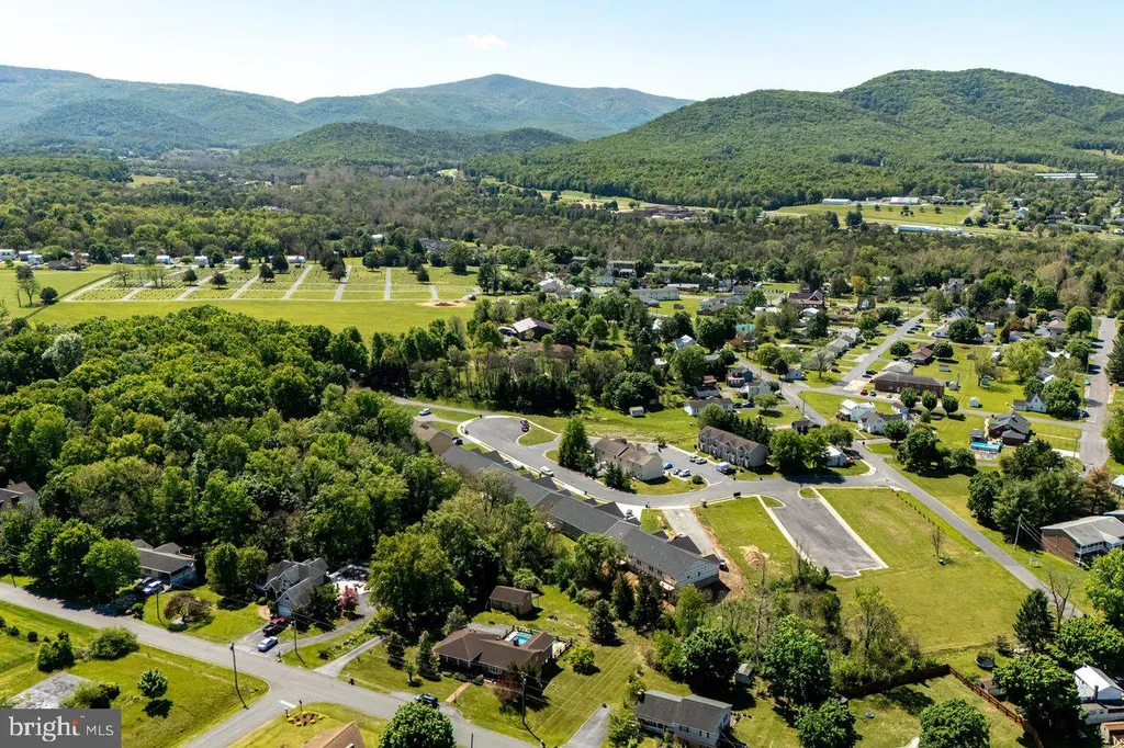 315 Willow Oaks Drive, Elkton, VA 22827
