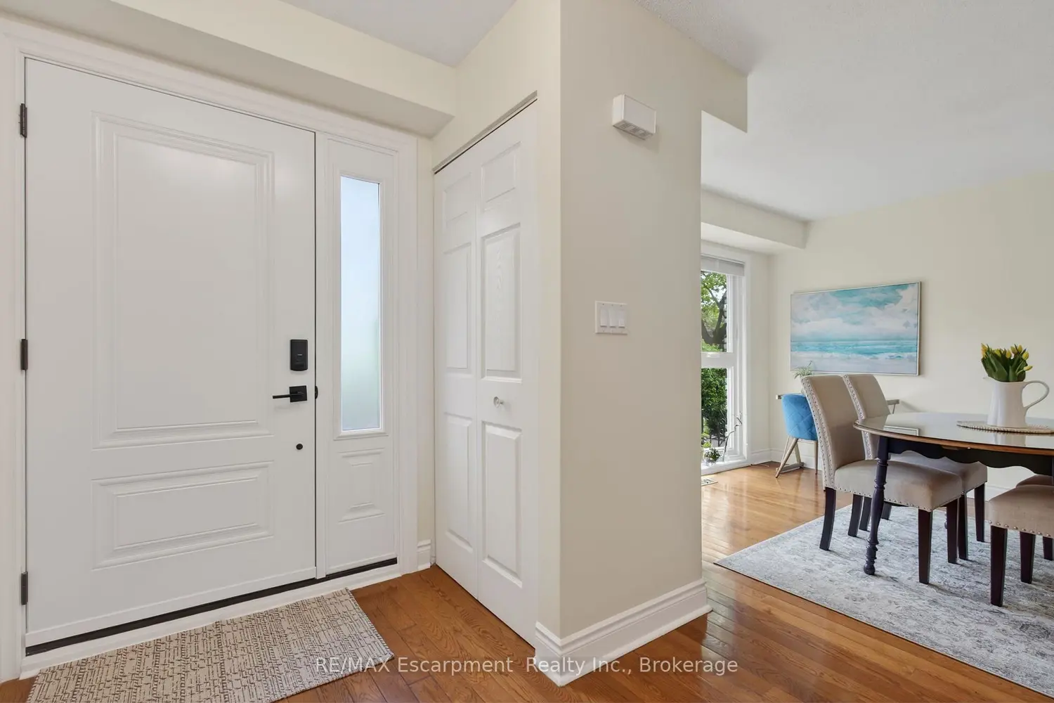 823 Hyde Road photo 2