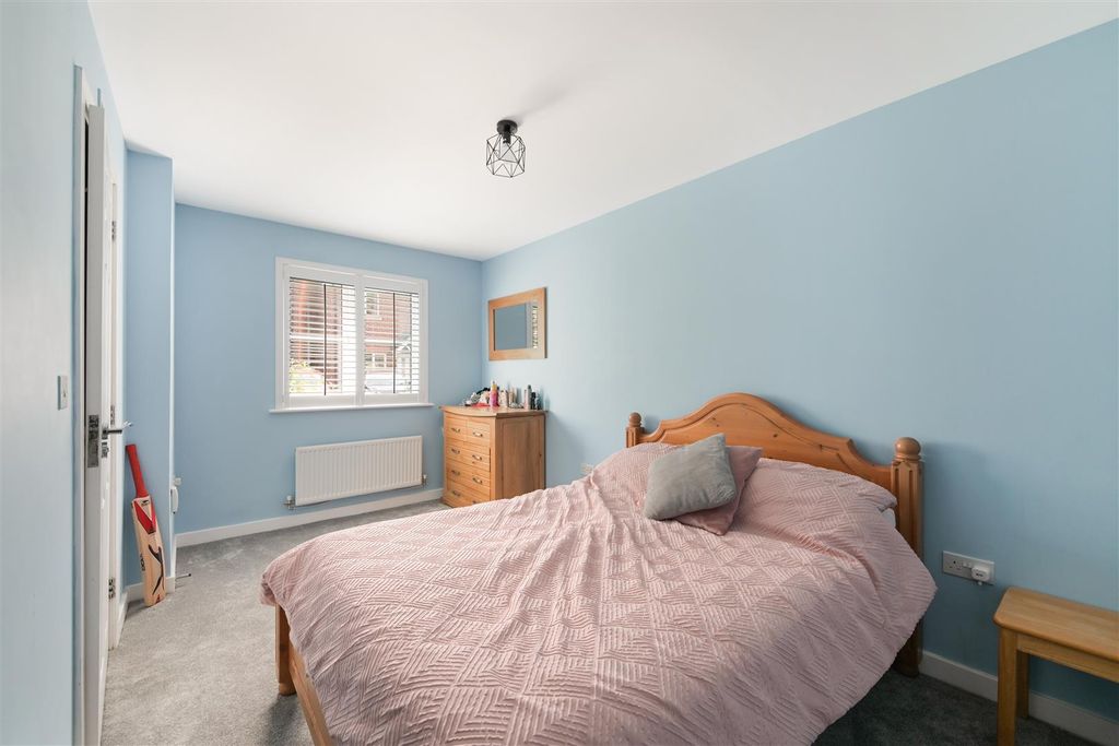 Additional image 7 of 2 bed flat for saleWinter Close, Epsom KT17