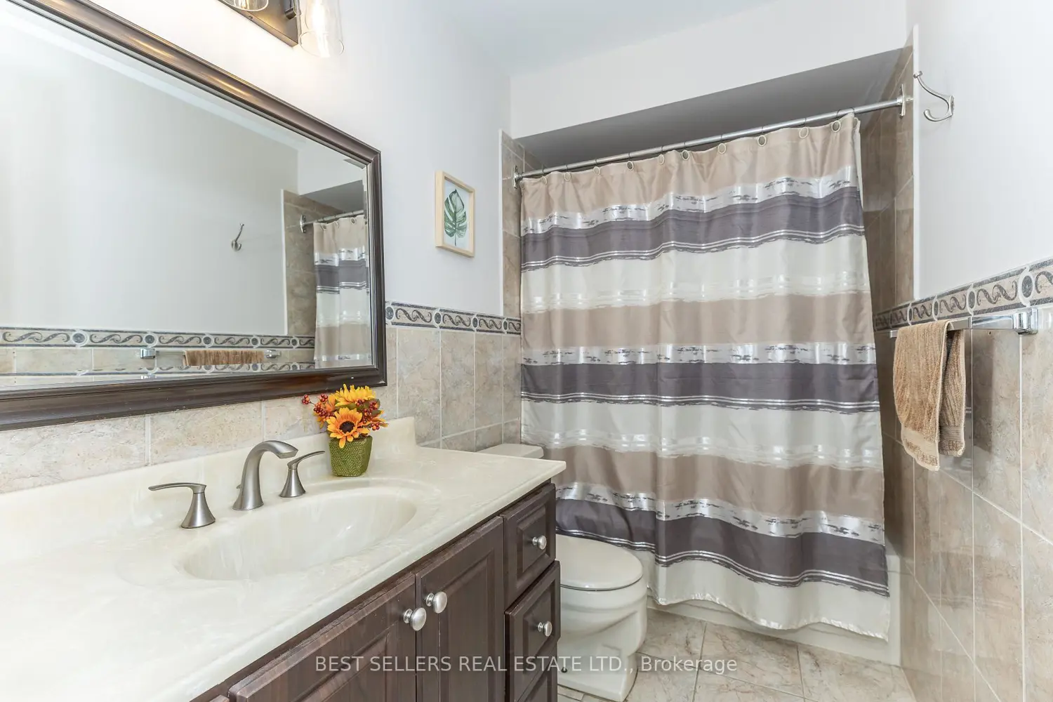 Additional image 11 of 2554 Palisander Avenue
