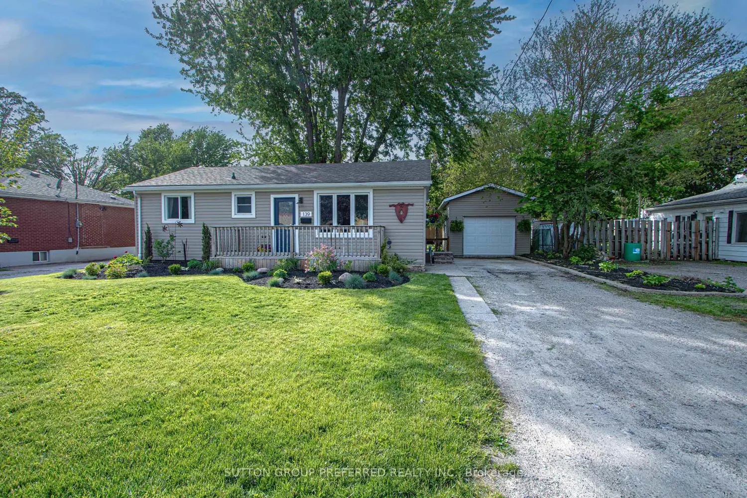 139 Keefer Street photo 2