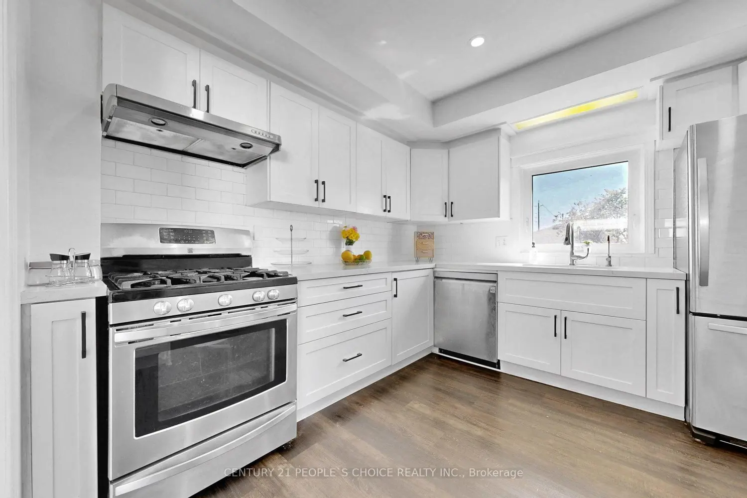 419 Adelaide Avenue photo 5
