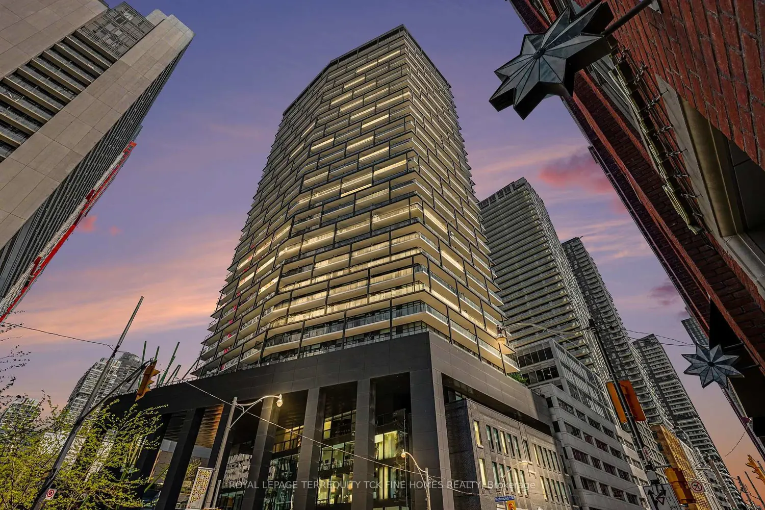 125 Peter Street 2703