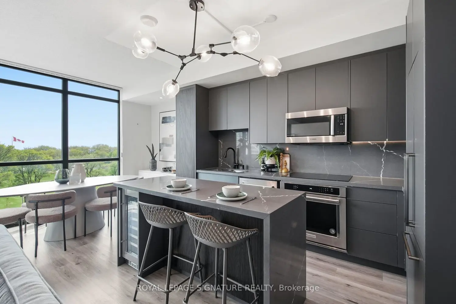 215 Fort York Boulevard 705