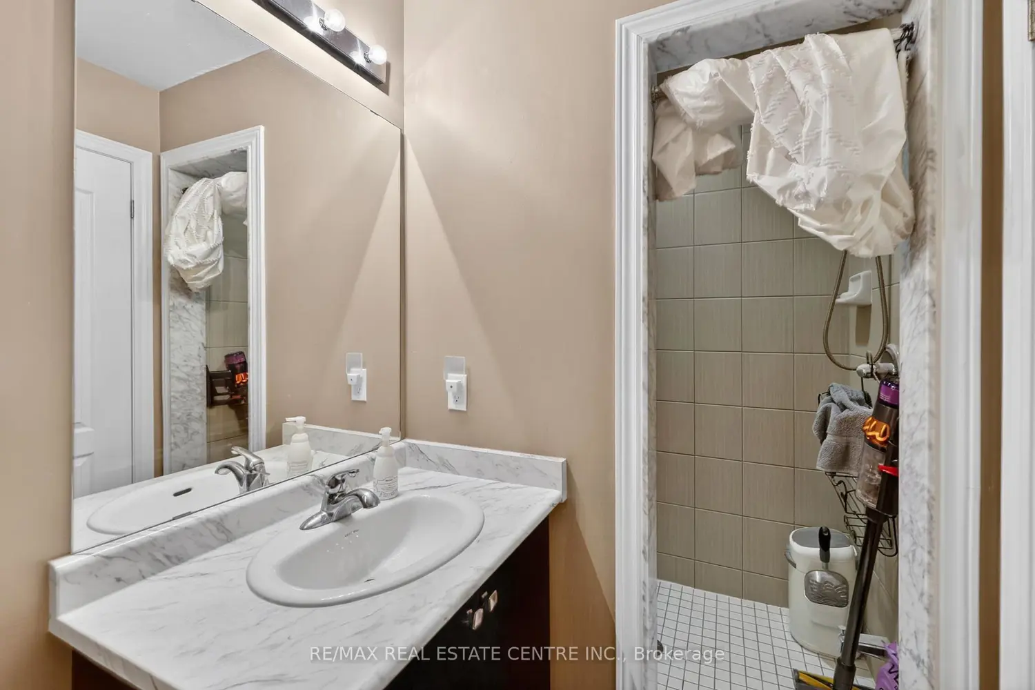 Additional image 5 of 941 Cook Crescent