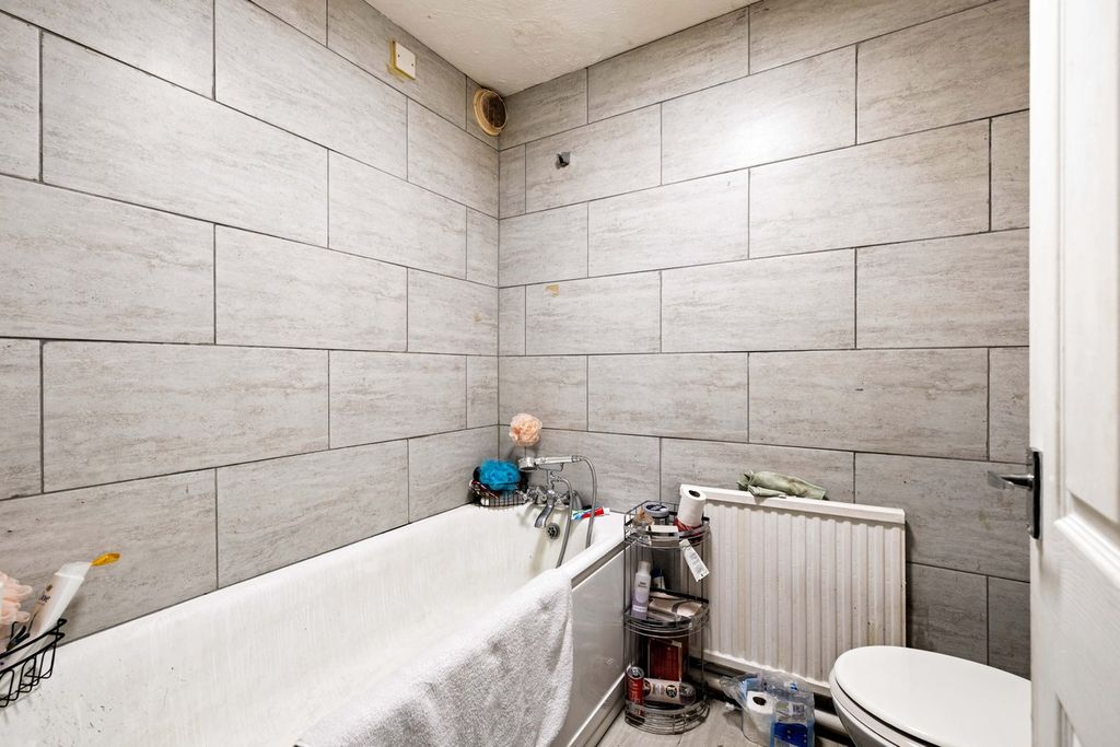 Additional image 7 of 2 bed flat for saleEaves Road, Elms Vale, Dover CT17