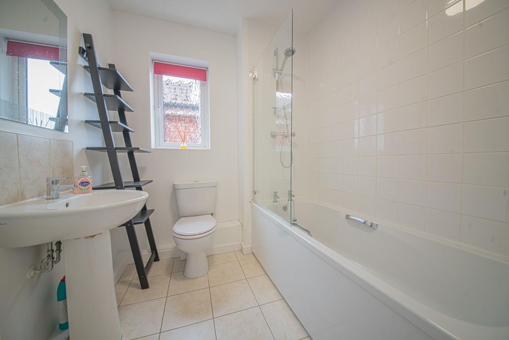 Additional image 10 of 2 bed flat for saleSomers Way, Eastleigh SO50