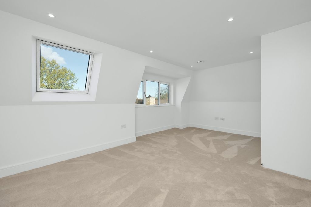 Additional image 13 of 4 bed semi-detached house for saleHurst Road, East Molesey, Surrey KT8
