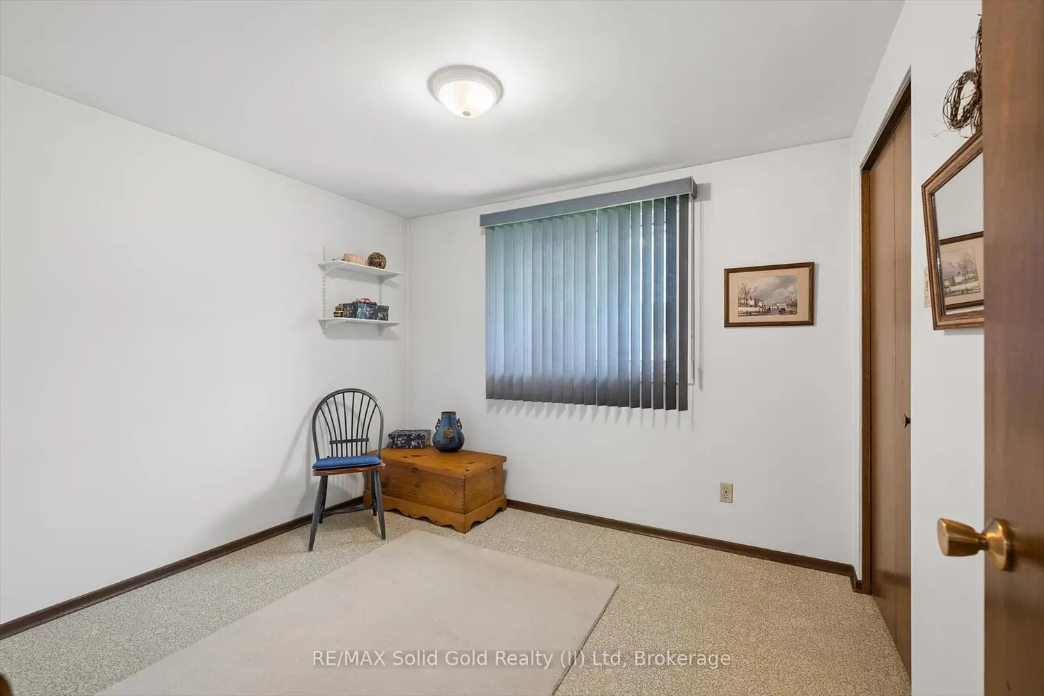 105 Silverspring Crescent photo 5