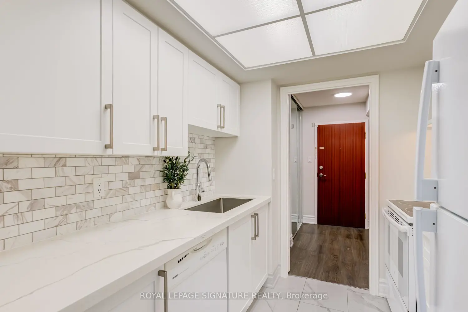 Additional image 3 of 880 Dundas Street 405