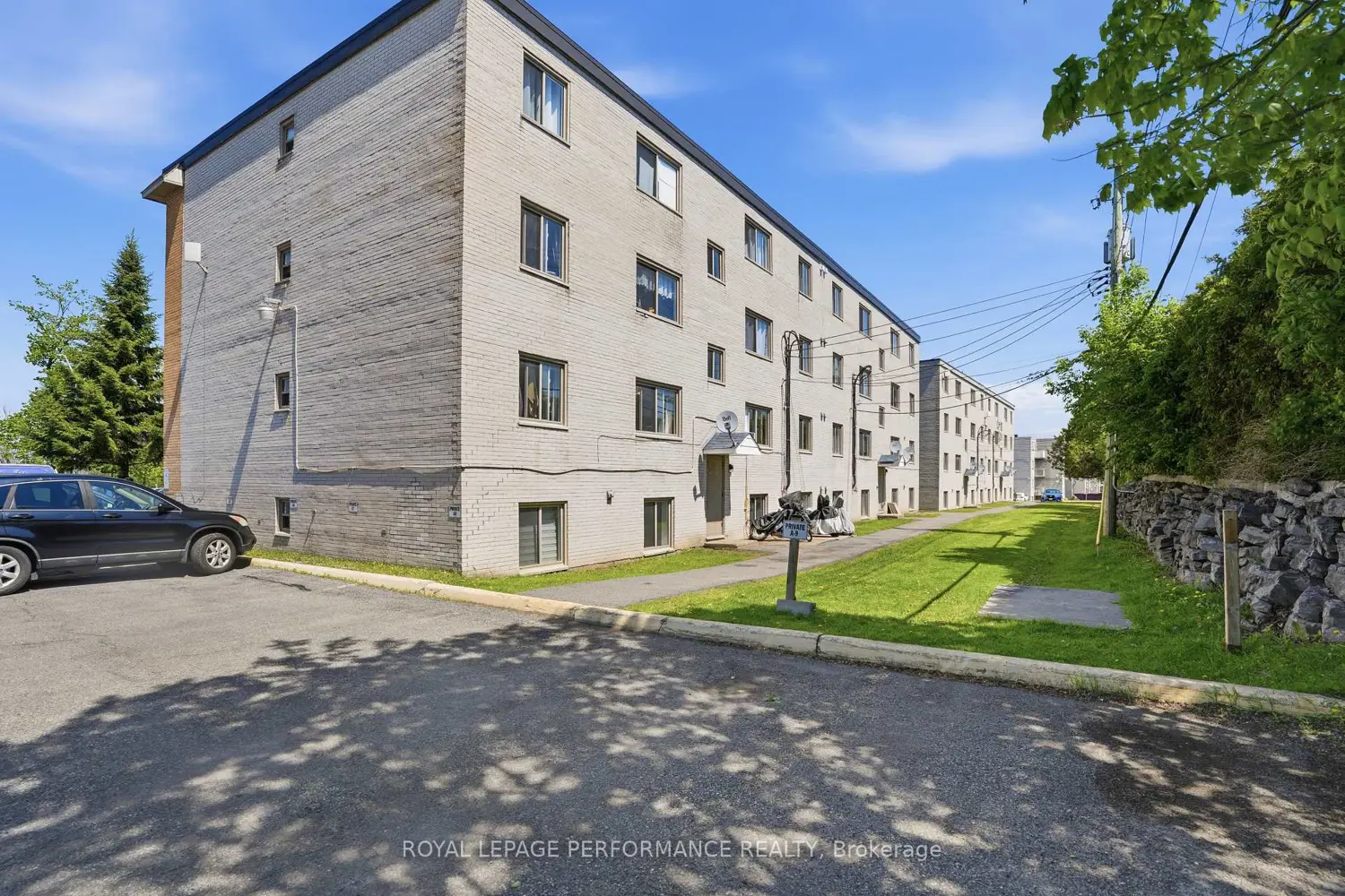 Additional image 5 of 1015 Cartier Boulevard 3