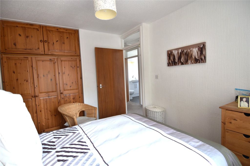 Additional image 13 of 2 bed flat for saleHeriotts Court, Droitwich, Worcestershire WR9