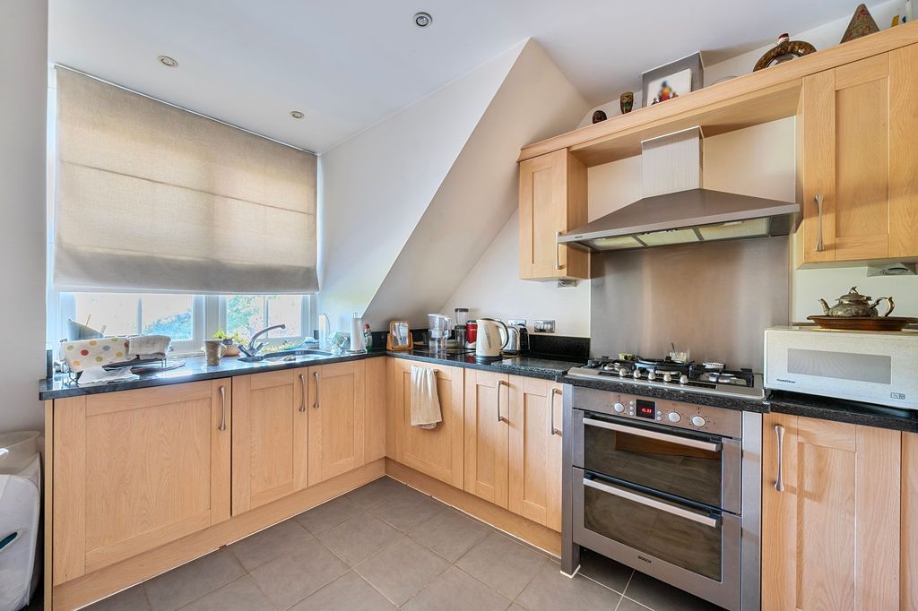 Additional image 2 of 3 bed flat for saleSouth Street, Epsom KT18