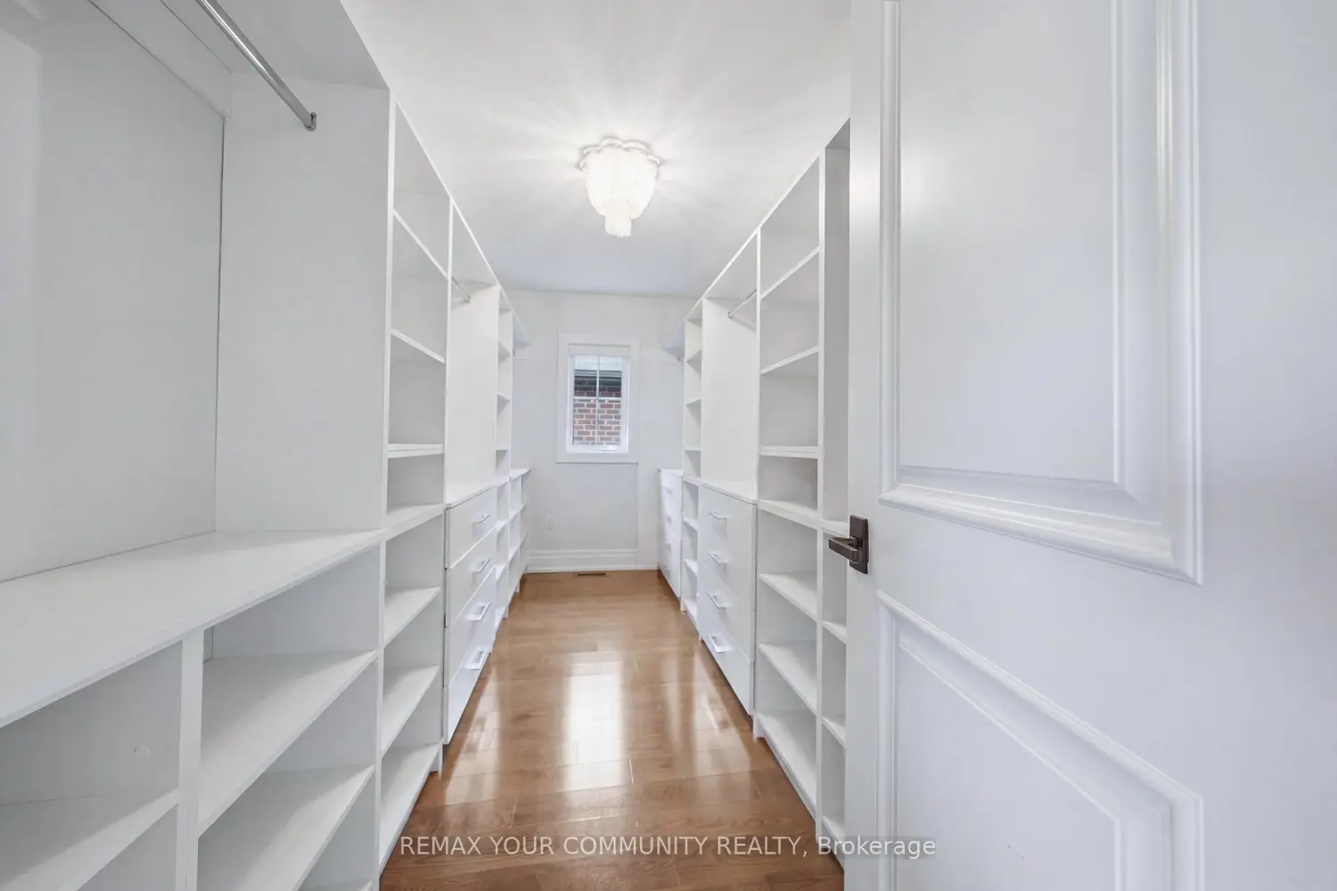 Additional image 10 of 116 Frontenac Avenue