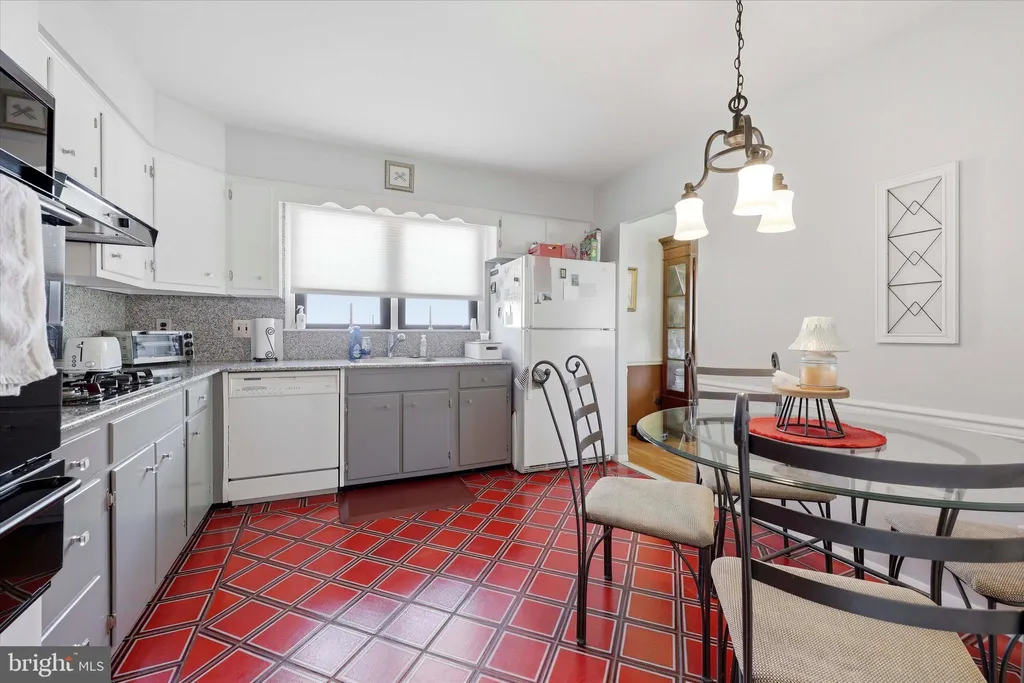 Additional image 11 of 2 Glacier Drive, Cinnaminson, NJ 08077