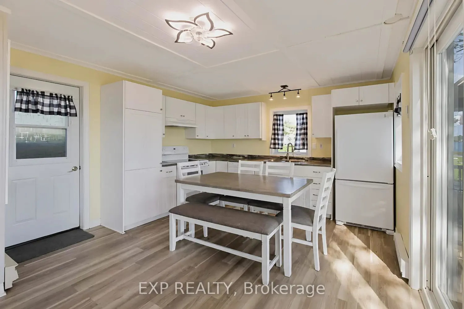 5 Evergreen Lane photo 5