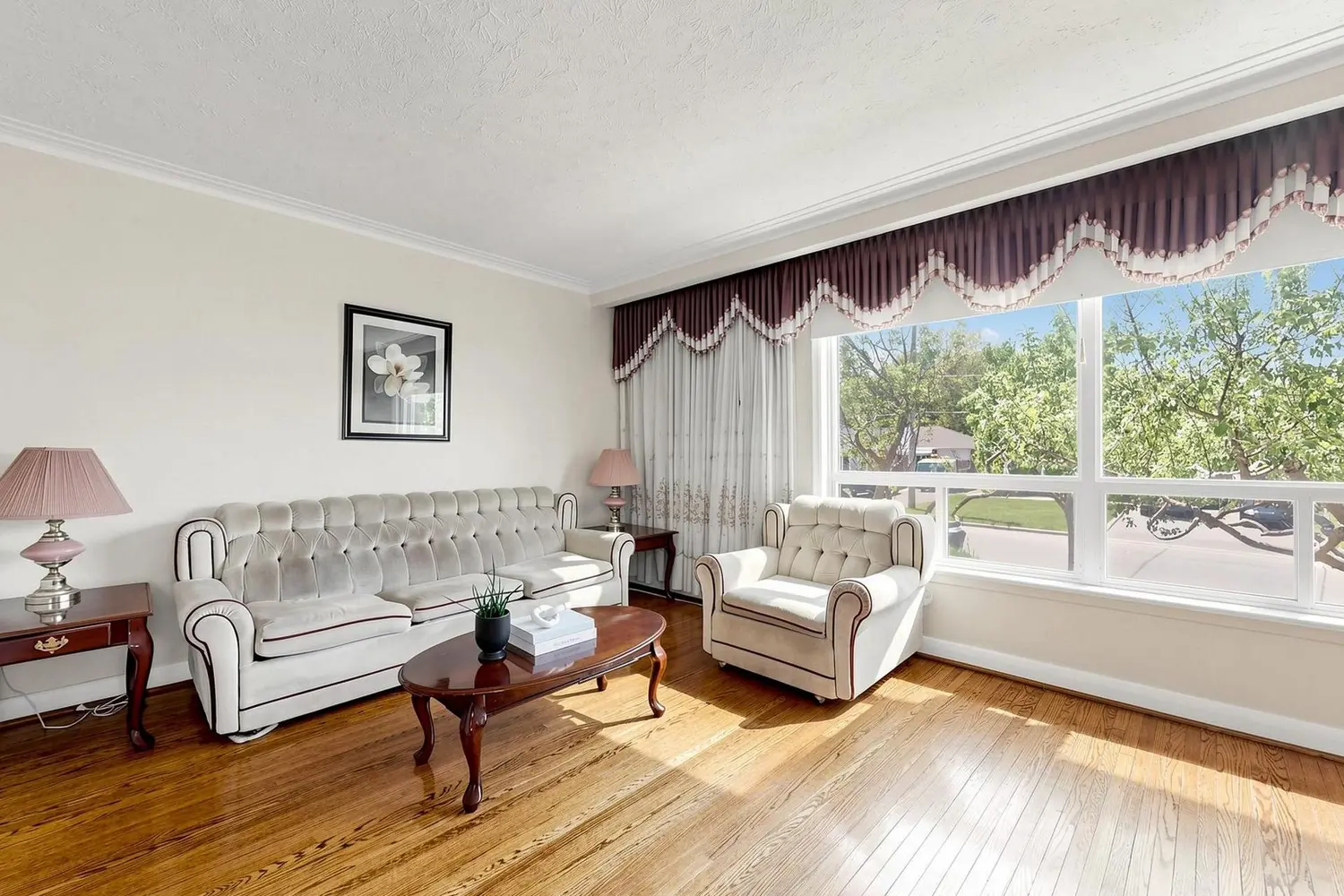 86 Whitburn Crescent
