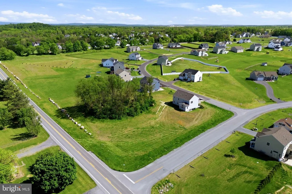 23 Sussex Drive, Falling Waters, WV 25419
