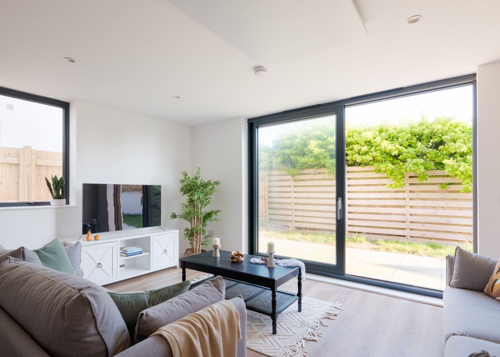 2 bed flat for saleTrebetherick Gardens, Trebetherick, Wadebridge PL27 photo 3
