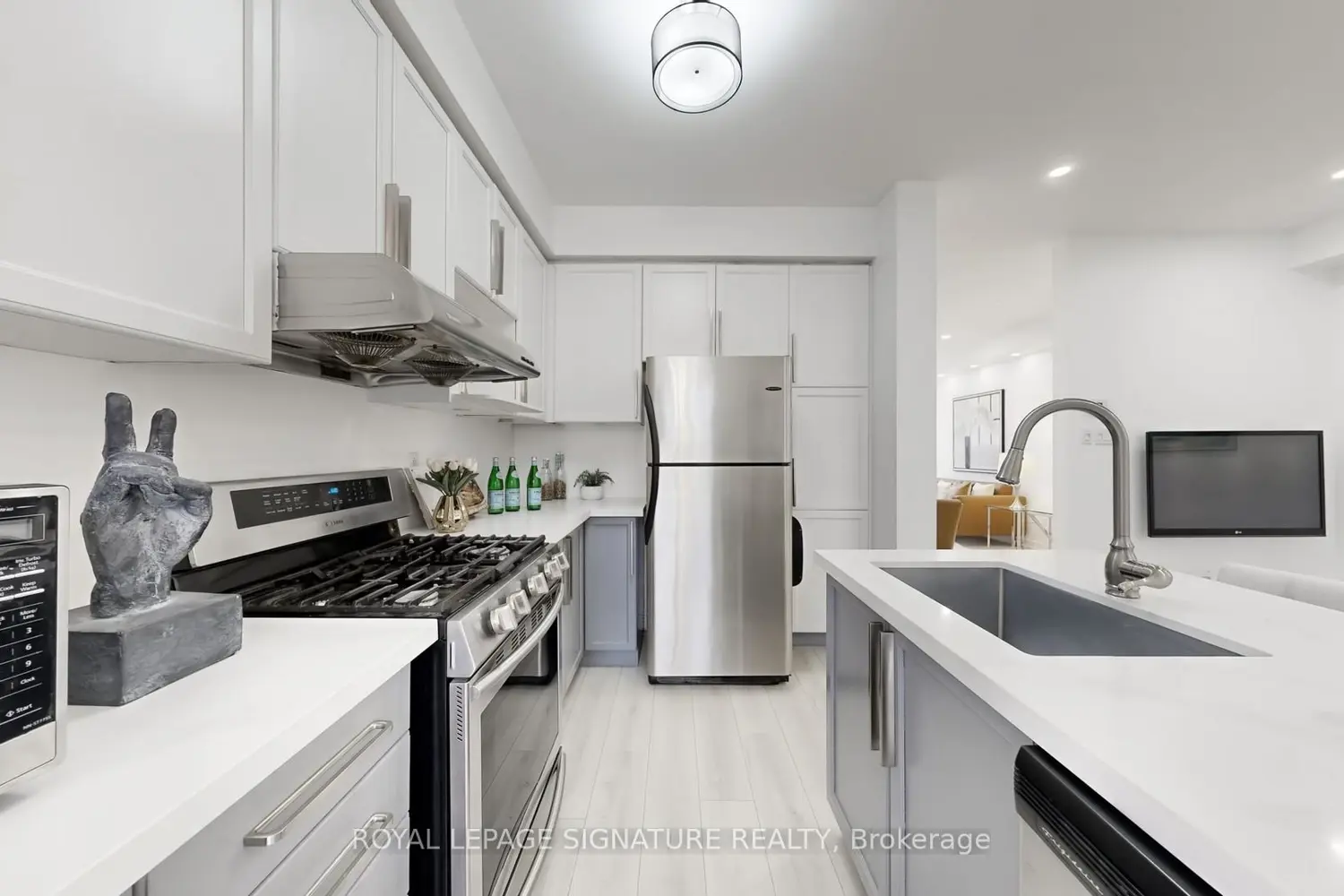 Additional image 9 of 2864 Bur Oak Avenue