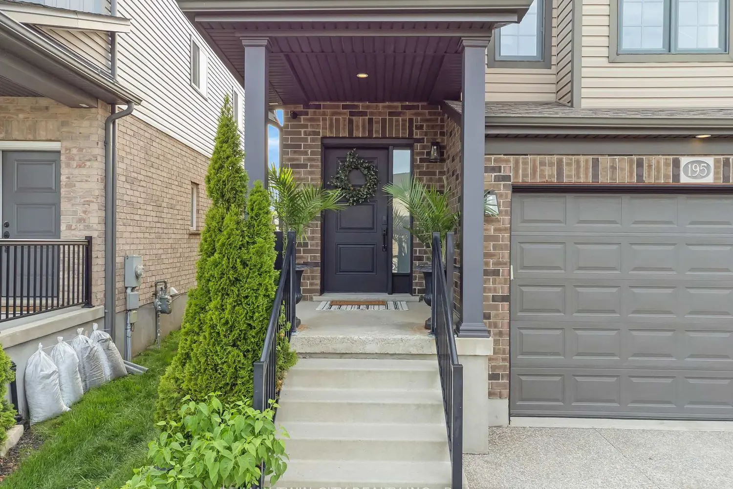 195 Hardcastle Drive photo 2