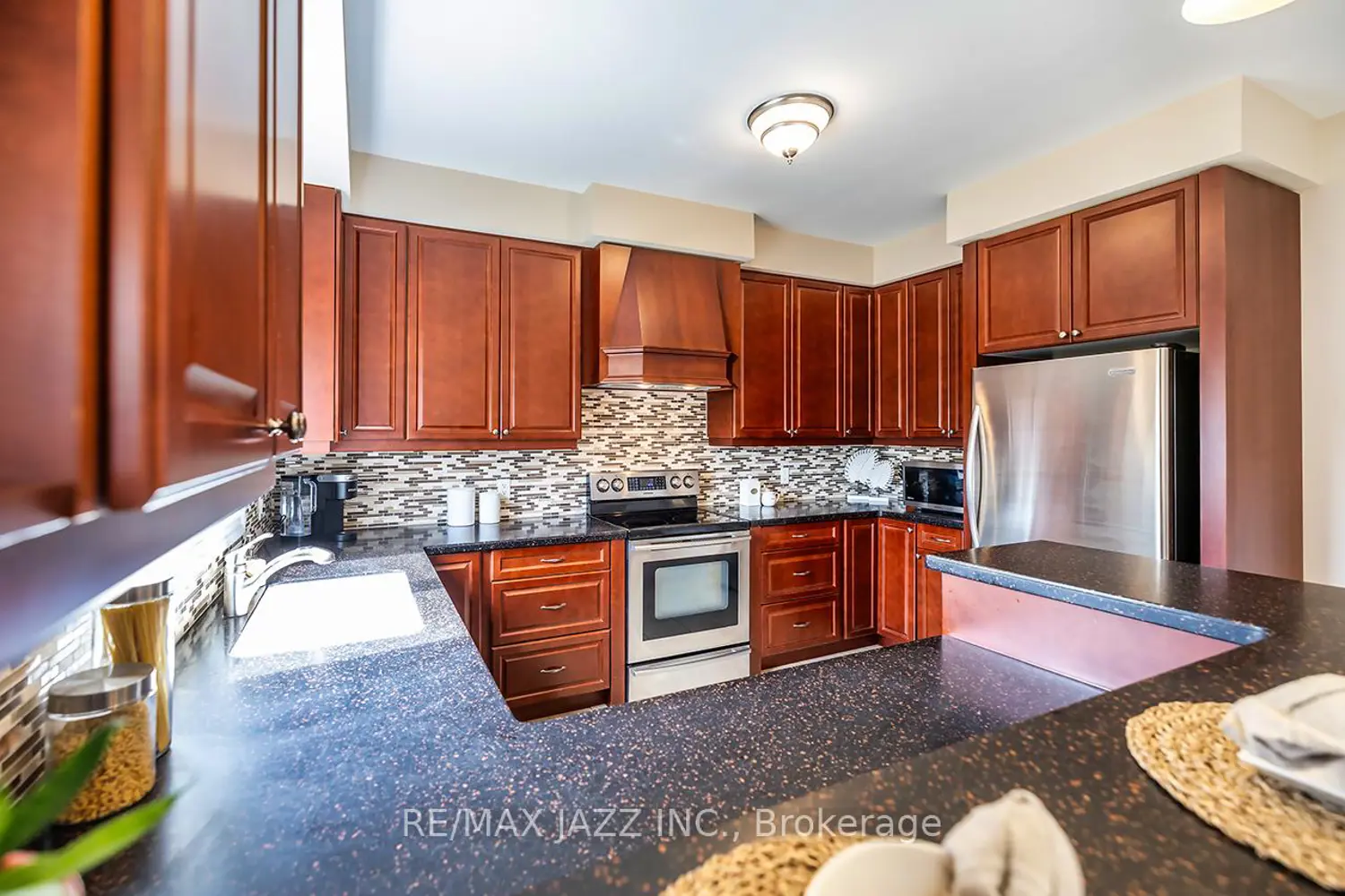 892 Barbados Street photo 5