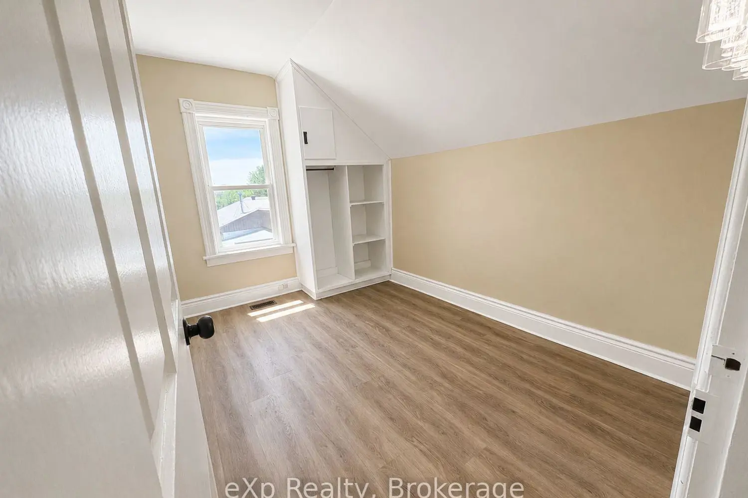 Additional image 9 of 595 9Th Street