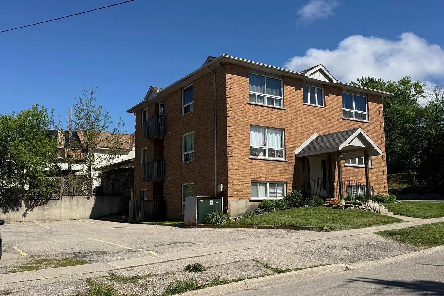 115 St George Street photo 2