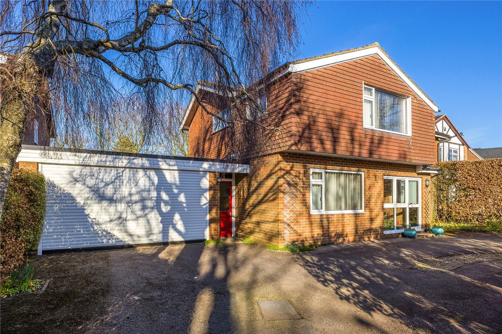 Additional image 3 of 4 bed detached house for saleThe Avenue, Dunstable, Bedfordshire LU6
