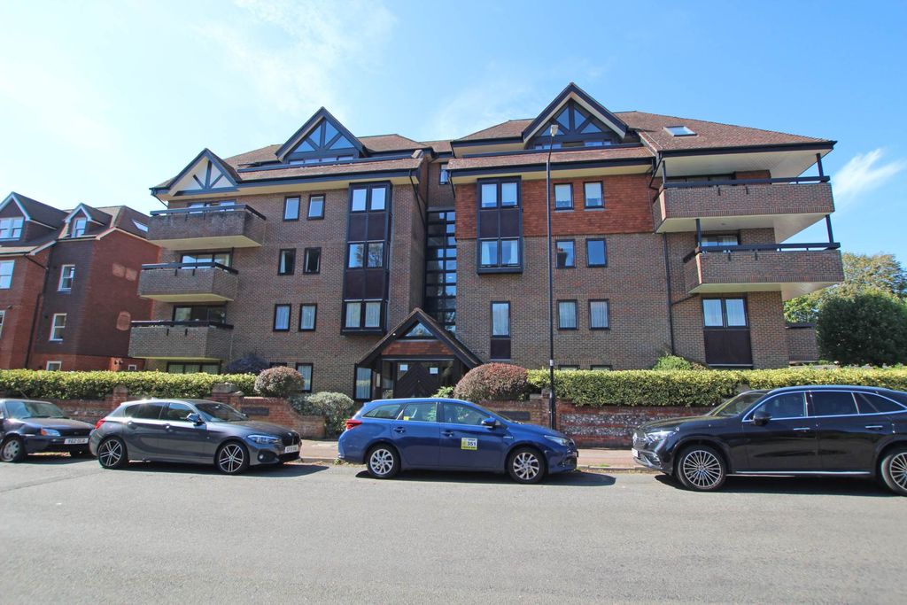 3 bed penthouse for saleGrassington Road, Eastbourne BN20
