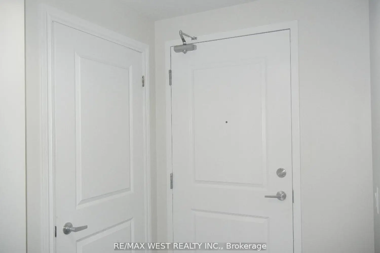 Additional image 13 of 427 Aberdeen Avenue 406