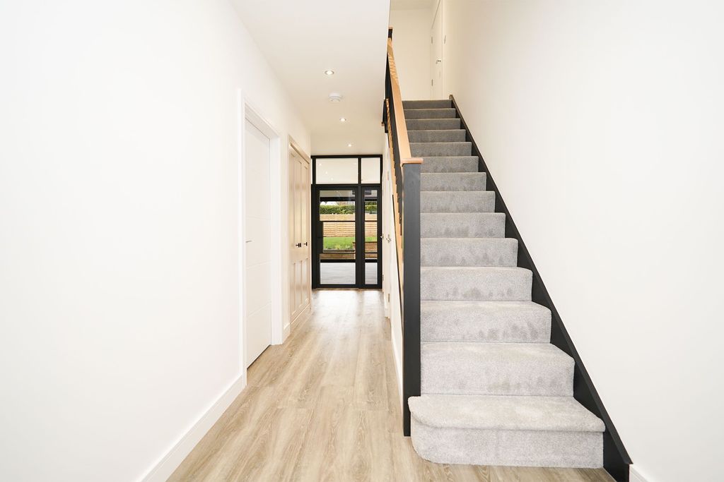 Additional image 12 of 4 bed detached house for sale3 Park Lane, Dronfield S18