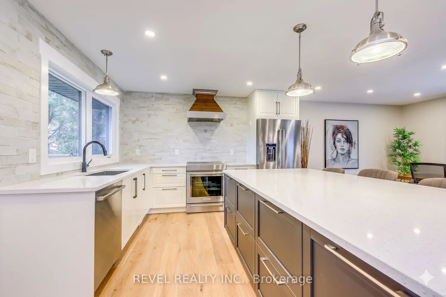 2128 Dunedin Road photo 5