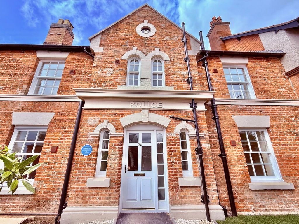 2 bed flat for saleVicar Street, Sedgley, Dudley DY3