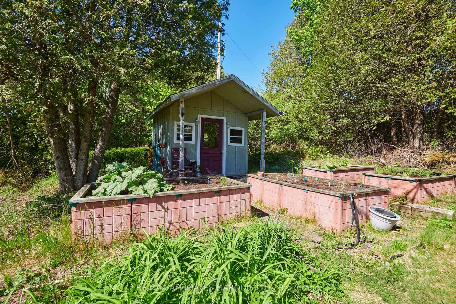 926 Maple Hill Road photo 3