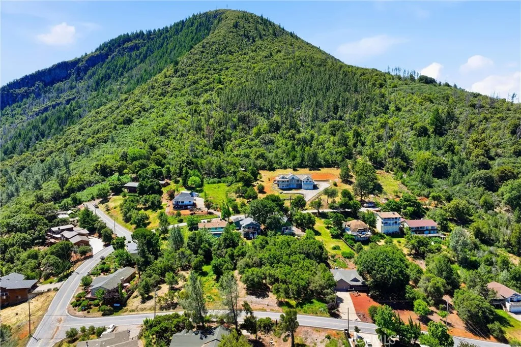 3157 Riviera Heights Dr, Kelseyville, CA 95451