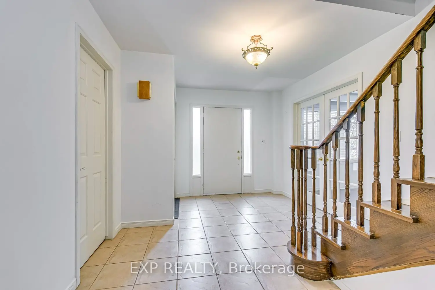 1269 Abbey Court photo 2
