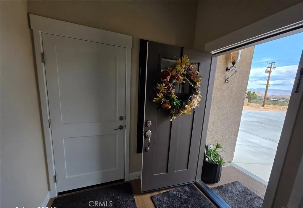 24236 Cahuilla Road, Apple Valley, CA 92307 photo 5