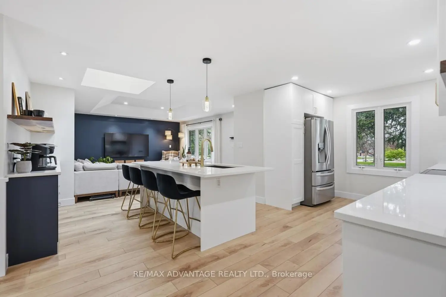 Additional image 6 of 937 Luxton Drive