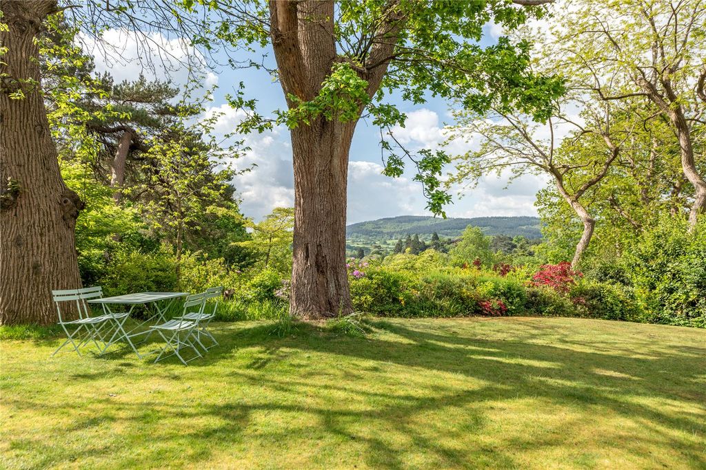 4 bed detached house for saleTower Hill, Dorking, Surrey RH4