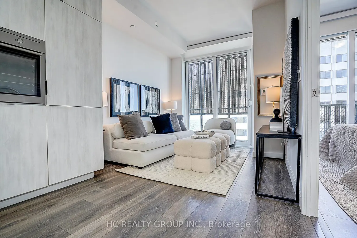 Additional image 9 of 8 Eglinton Avenue 2904